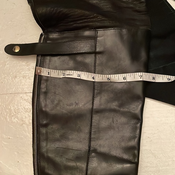 Selling well loved over the knee flat leather boots, Italian made - Picture 10 of 12